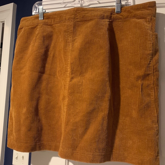 Forever 21 Corduroy Skirt in Camel Size 2X - Picture 1 of 5